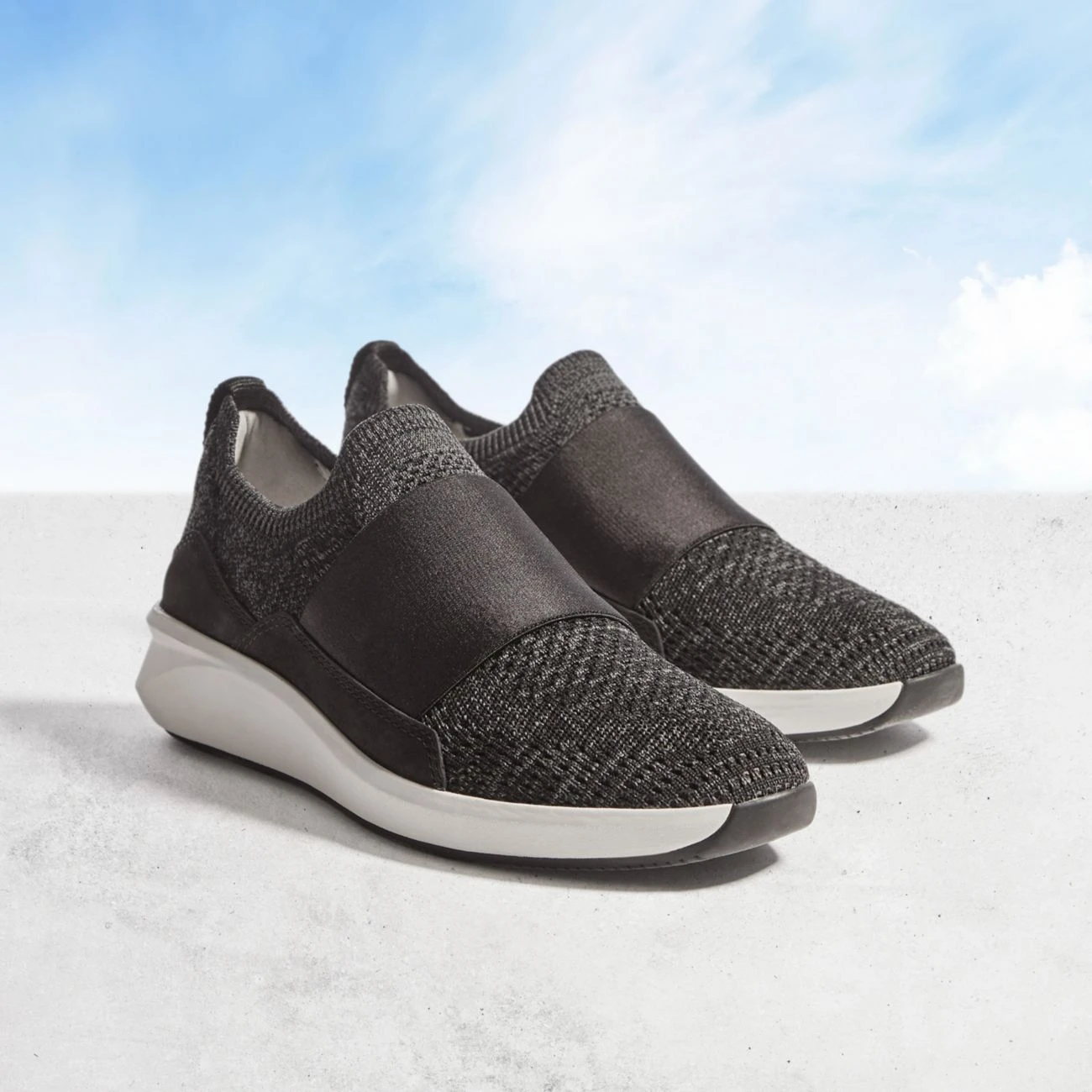 Clarks Un Rio Knit Black Knit 2 Clarks Un Rio Knit Black Knit - Image 2