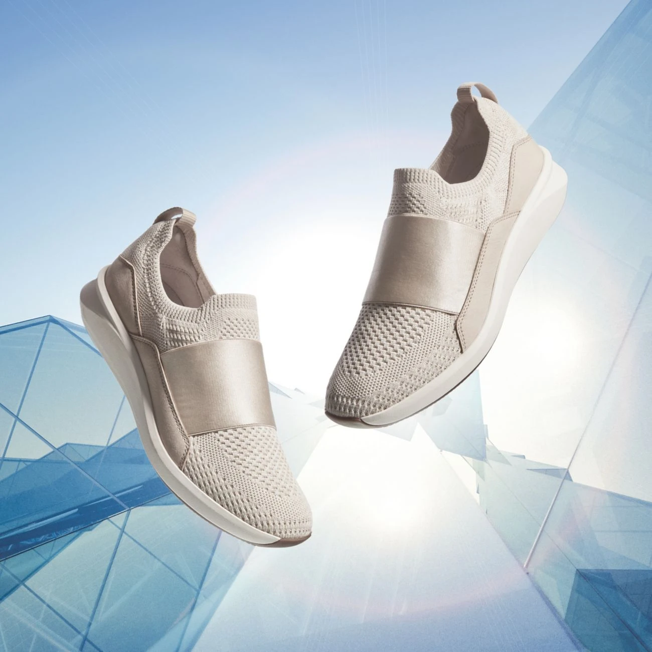 Clarks Un Rio Knit White Knit 4 Clarks Un Rio Knit White Knit - Image 4